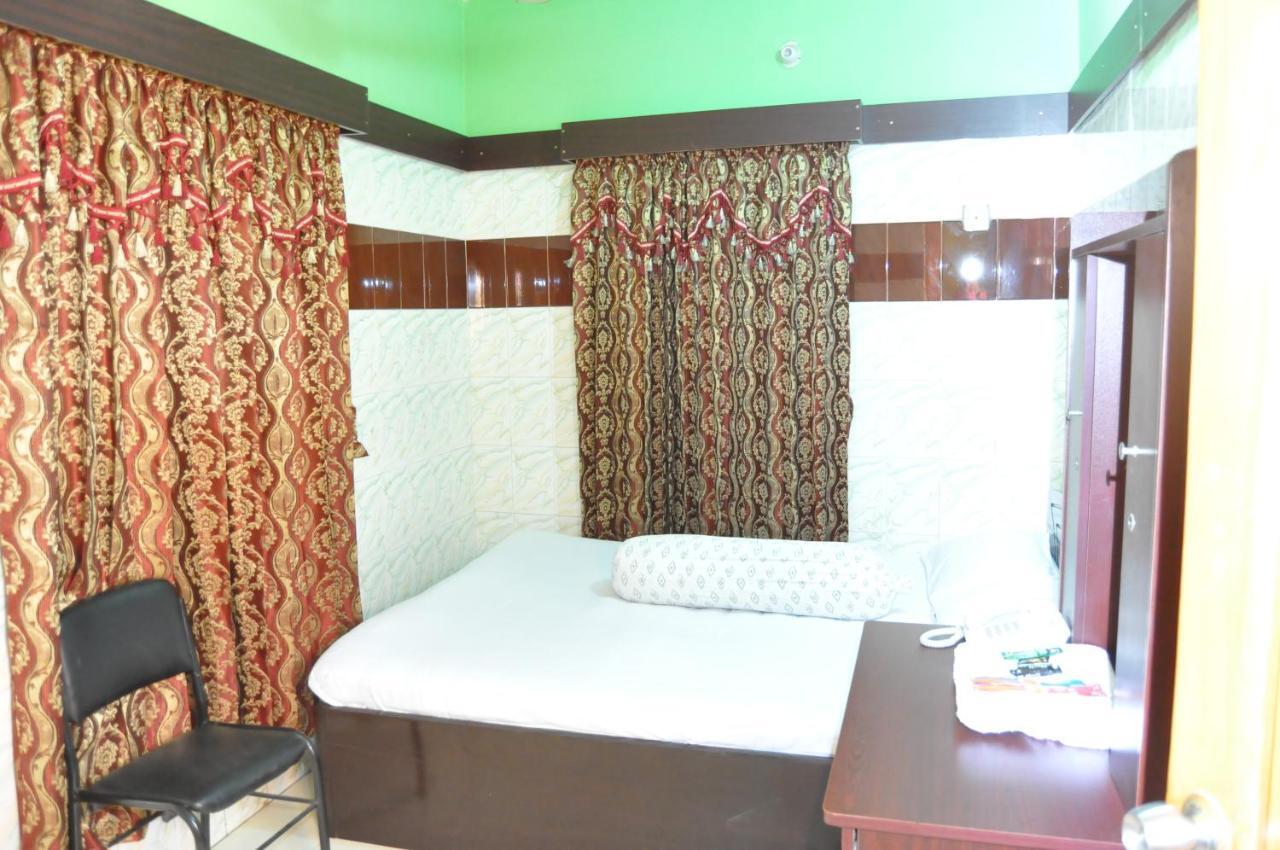 Hotel Hilton City Chittagong Exteriör bild